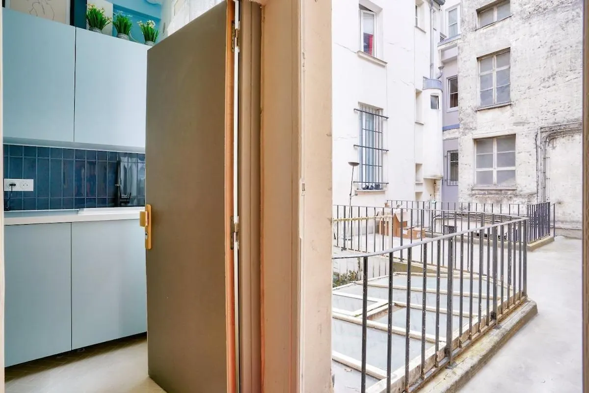 Renovated Studio In The Heart Of The Marais Párizs Apartman